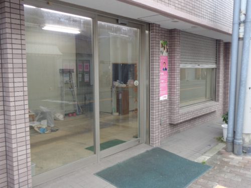 電動シャッター付き店舗・事務所